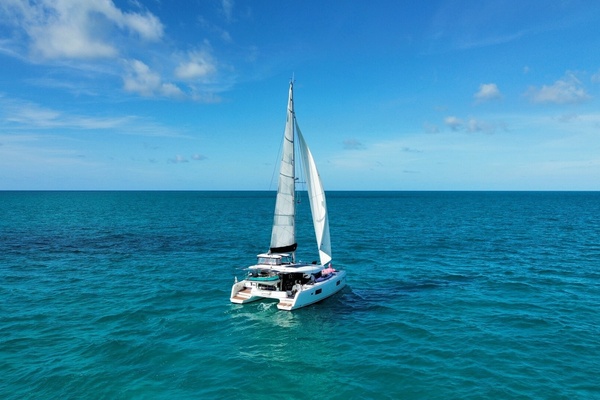 Paradise 42ft Lagoon Yacht For Sale
