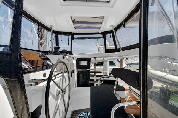 Paradise 42ft Lagoon Yacht For Sale