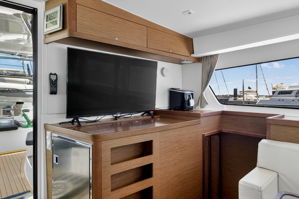 Paradise 42ft Lagoon Yacht For Sale