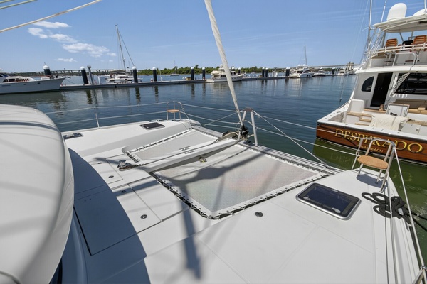 Paradise 42ft Lagoon Yacht For Sale