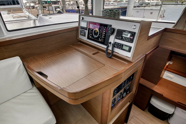 Paradise 42ft Lagoon Yacht For Sale