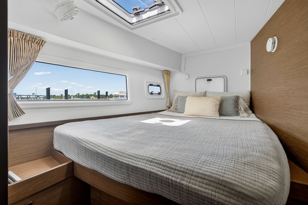 Paradise 42ft Lagoon Yacht For Sale