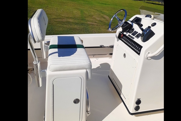 24ft Young Boats Yacht For Sale