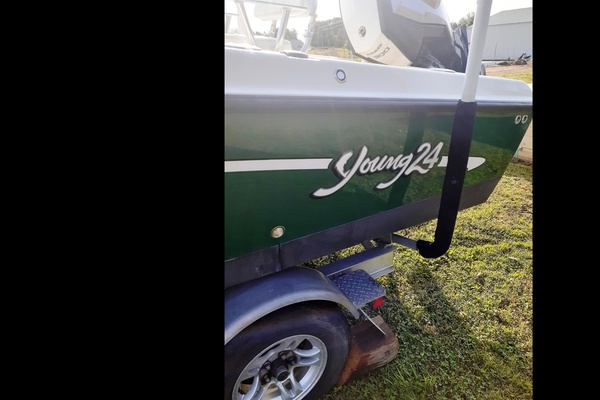 24ft Young Boats Yacht For Sale