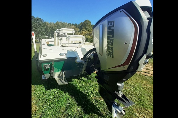 24ft Young Boats Yacht For Sale