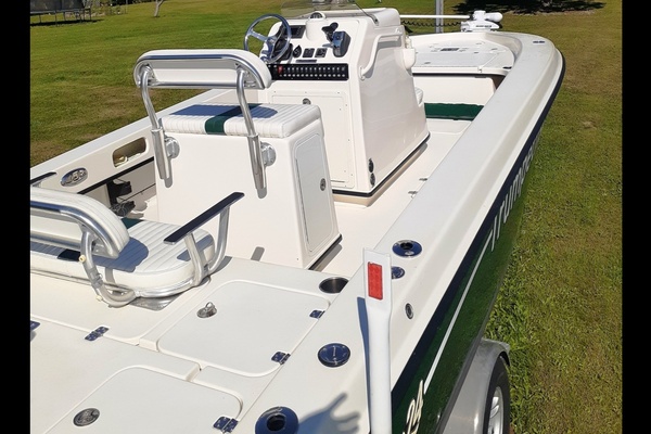 24ft Young Boats Yacht For Sale