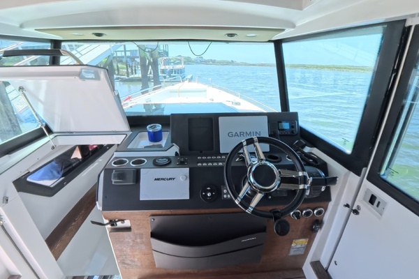 2019 Axopar 37