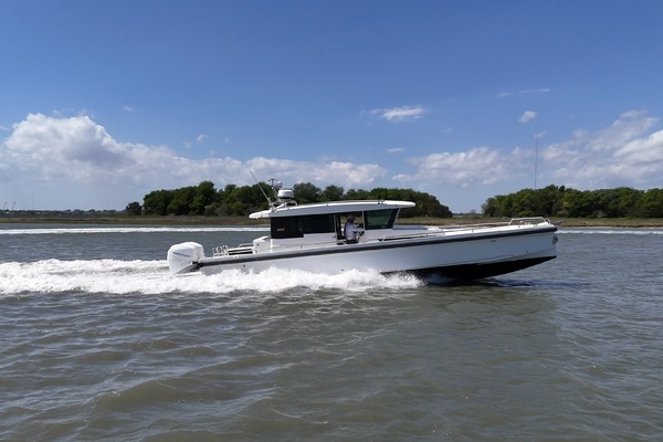 2019 Axopar 37