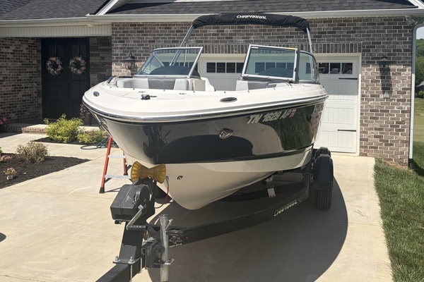 Photo of the 2022 Chaparral 21 SSi