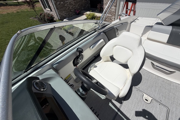 21ft Chaparral Yacht For Sale