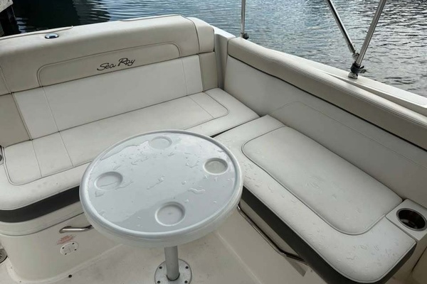 26ft Sea Ray Yacht For Sale