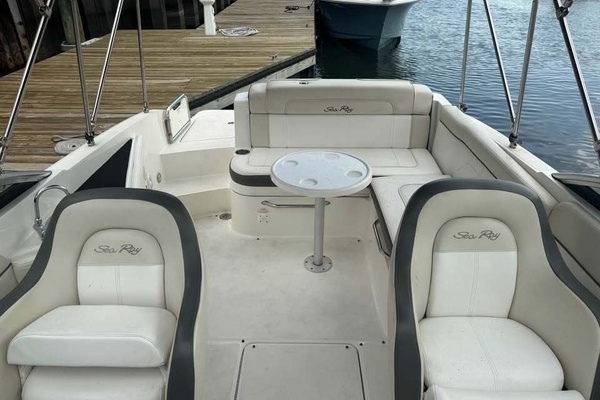 26ft Sea Ray Yacht For Sale