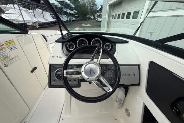 Photo of the 2015 Sea Ray 240 Sundeck