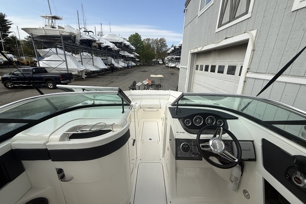 Photo of the 2015 Sea Ray 240 Sundeck