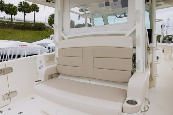 38ft Boston Whaler Yacht For Sale