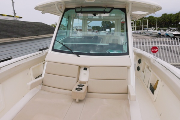 2018 Boston Whaler 38