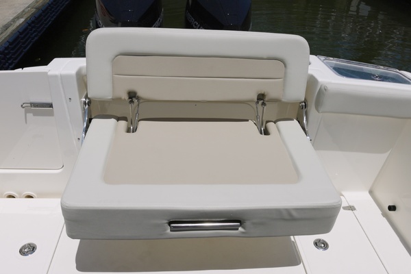 2024 Boston Whaler 28