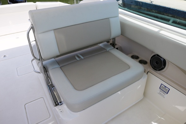 2024 Boston Whaler 28