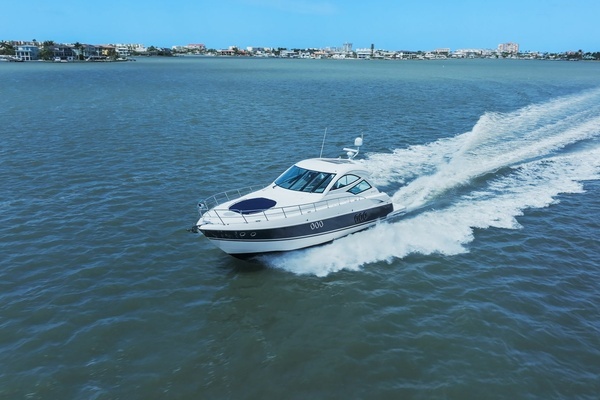 2012 Cruisers Yachts 54