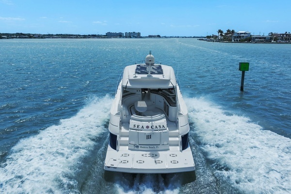 2012 Cruisers Yachts 54