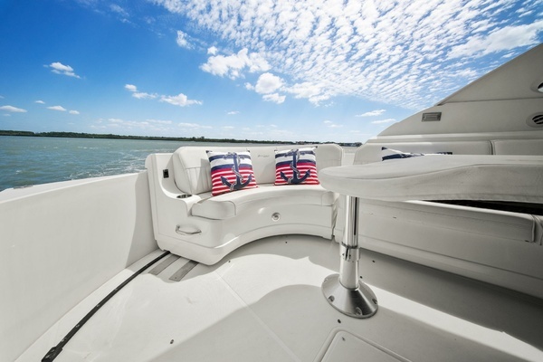 2012 Cruisers Yachts 54