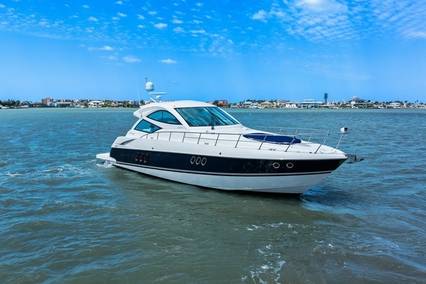 2012 Cruisers Yachts 54