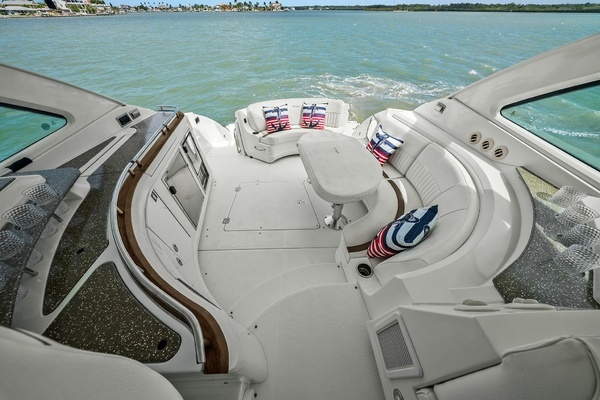2012 Cruisers Yachts 54