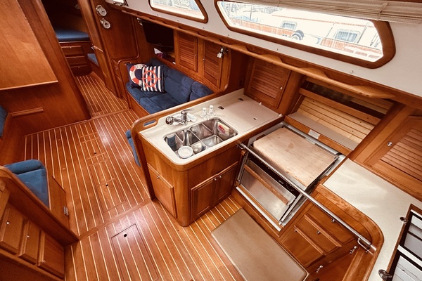 Lockwood 42ft Sabre Yacht For Sale