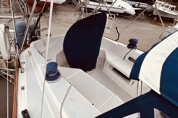 Lockwood 42ft Sabre Yacht For Sale