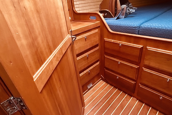Lockwood 42ft Sabre Yacht For Sale