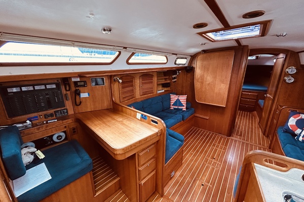 Lockwood 42ft Sabre Yacht For Sale