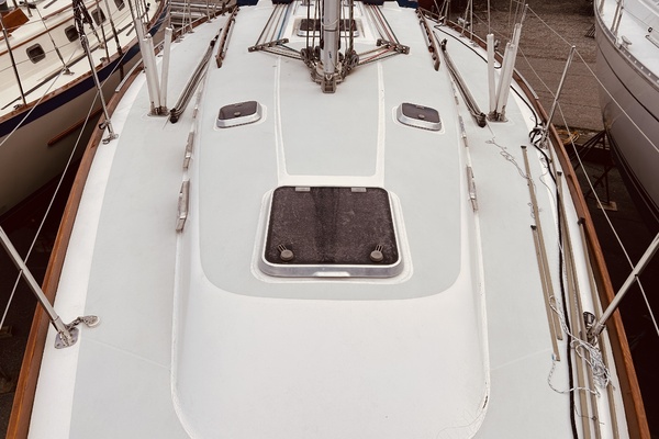 Lockwood 42ft Sabre Yacht For Sale