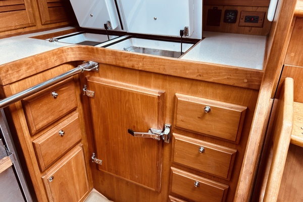 Lockwood 42ft Sabre Yacht For Sale