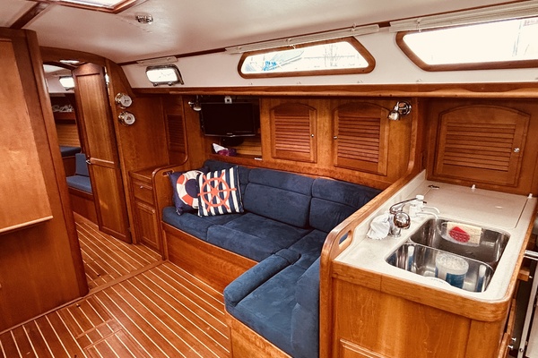 Lockwood 42ft Sabre Yacht For Sale