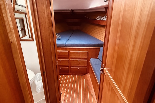 Lockwood 42ft Sabre Yacht For Sale