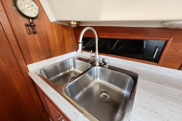 ESCAPE 30ft C amp C Yacht For Sale