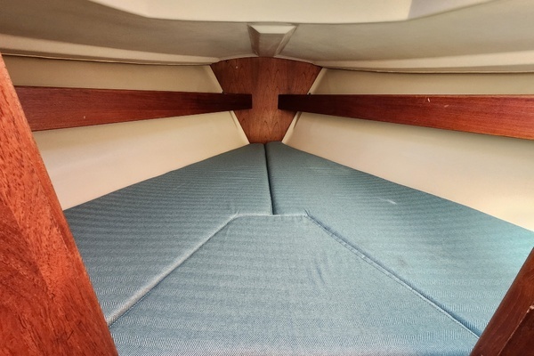 Photo of the 1982 C&C 30 "ESCAPE"