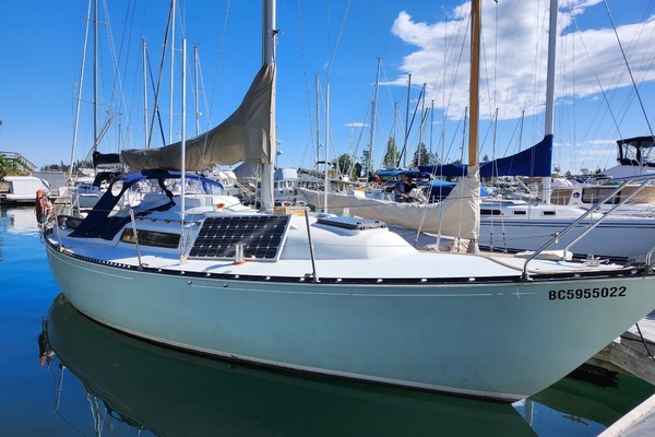 Photo of the 1982 C&C 30 "ESCAPE"