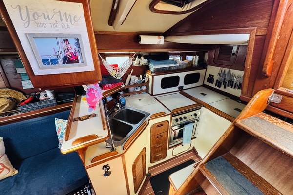 Alaya 41ft Irwin Yacht For Sale