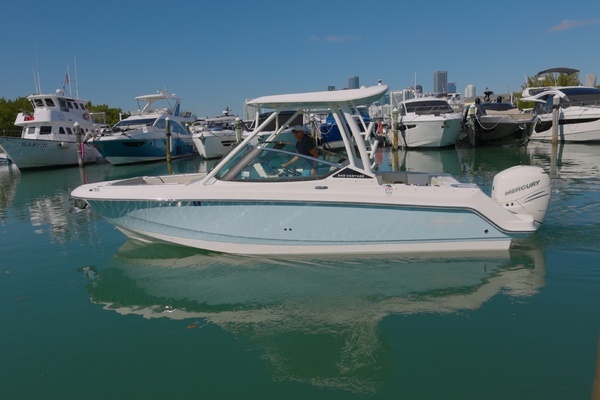 Photo of the 2022 Boston Whaler Vantage