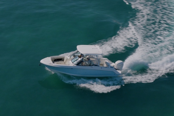 Photo of the 2022 Boston Whaler Vantage
