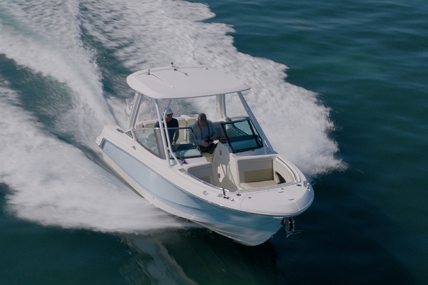 Photo of the 2022 Boston Whaler Vantage