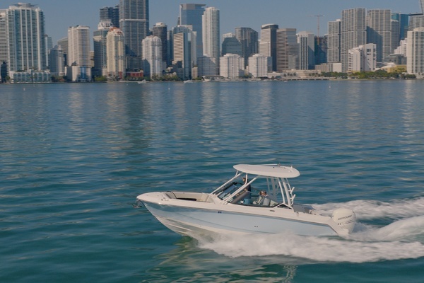 Photo of the 2022 Boston Whaler Vantage