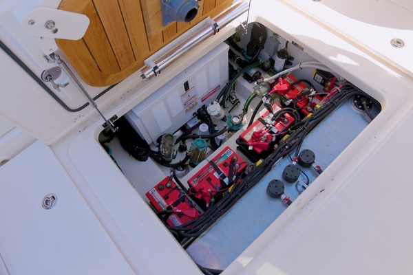 2023 Boston Whaler 32