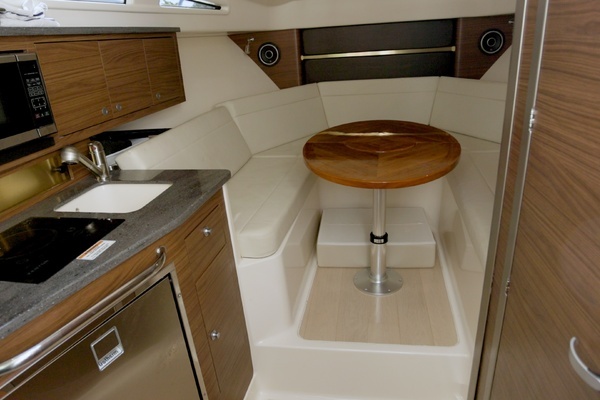 2023 Boston Whaler 32