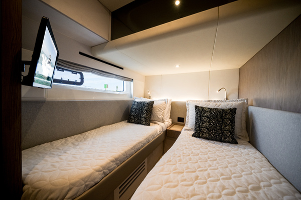 53ft Azimut Yacht For Sale