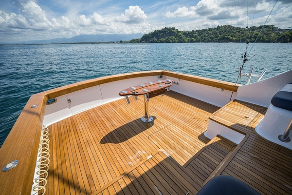 54ft Mark Willis Yacht For Sale