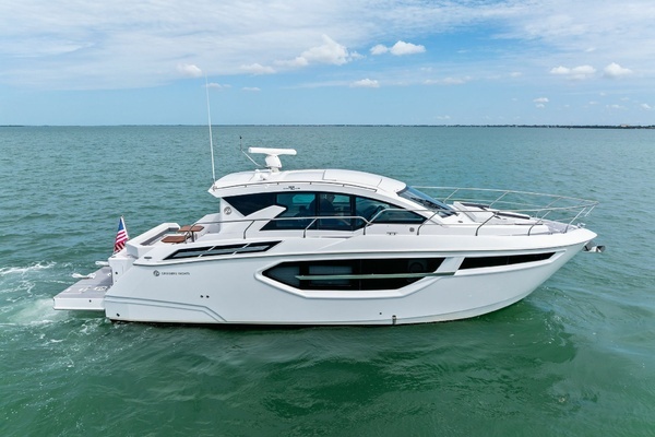 Cruisers Yachts 42 Cantius Yacht For Sale