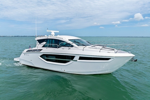 Cruisers Yachts 42 Cantius Yacht For Sale