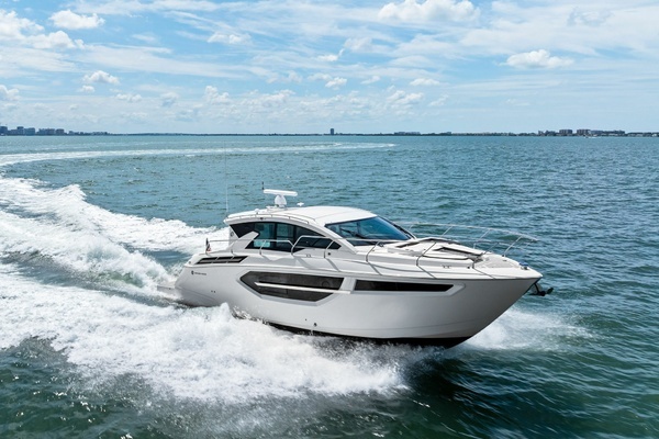 Cruisers Yachts 42 Cantius Yacht For Sale